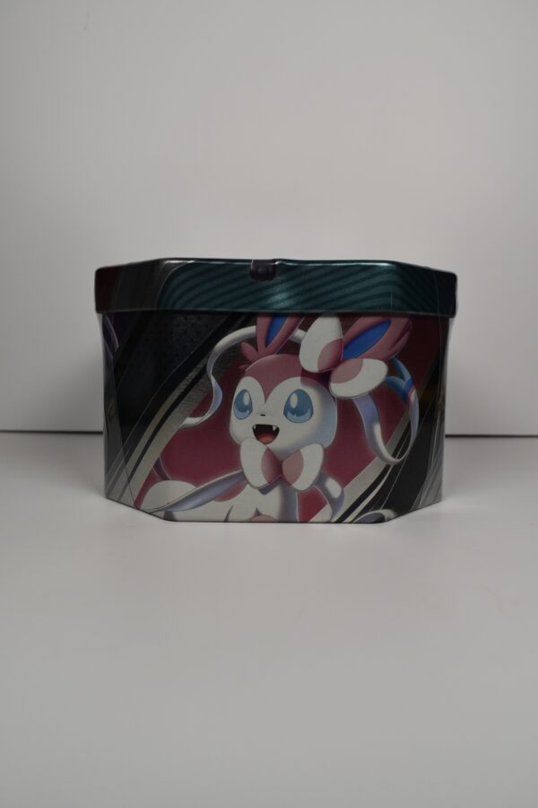 Pokemon V Heroes Tin - Umbreon - Image 3